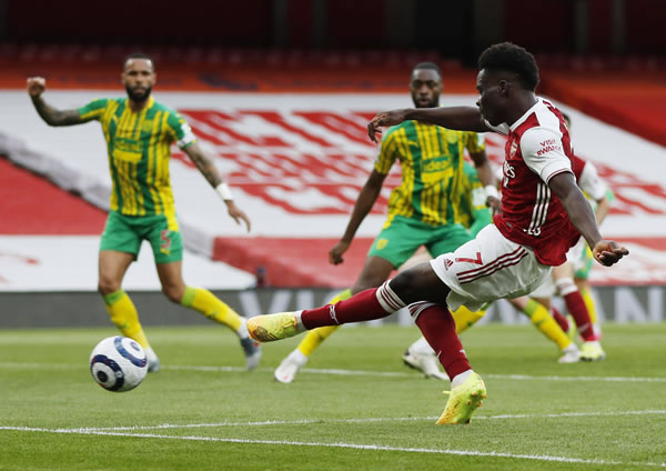 名嘴:哈登季后赛不力不仅仅是压力问题 赚了十亿美元也改变不了